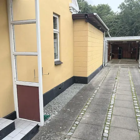 The Yellow House, 5mins Drive, 3br With Free Parking, Fast Fiber Internet Vila Rødby