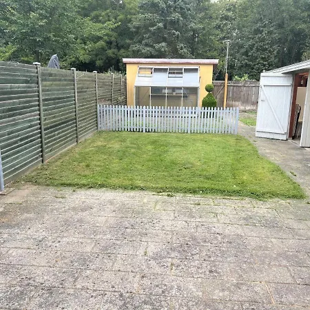 The Yellow House, 5mins Drive, 3br With Free Parking, Fast Fiber Internet Villa Rodby